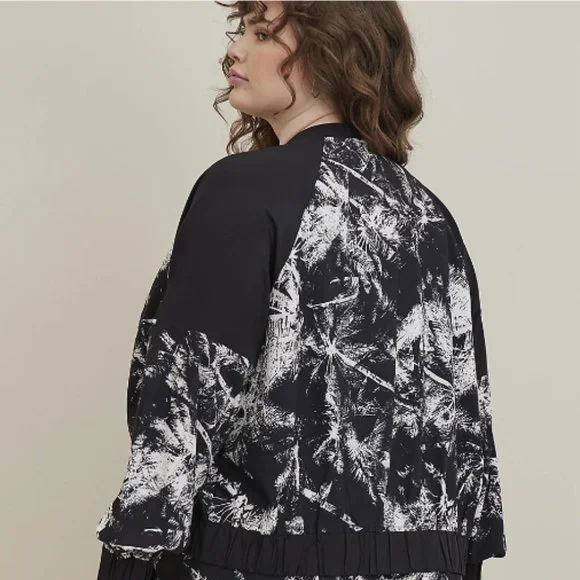TORRID LOVESICK COLOR BLOCK BOMBER STRETCH WOVEN PALMS BLACK Size 4x - Picture 3 of 8